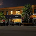 City Charm 2Br Apartment - Clark 4