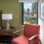 Hilton Garden Inn Chicago Downtown Riverwalk