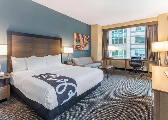 La Quinta Inn & Suites by Wyndham Chicago Downtown
