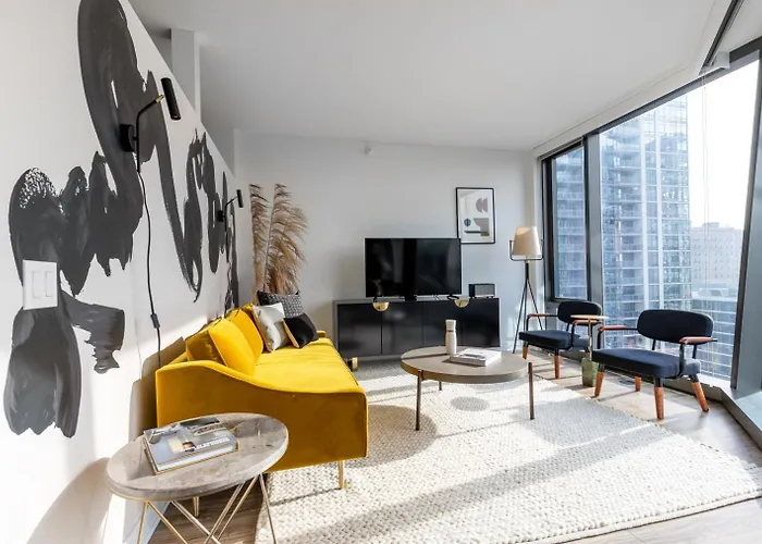 S Loop Studio W Gym Pool Wd Nr The L Chi-185