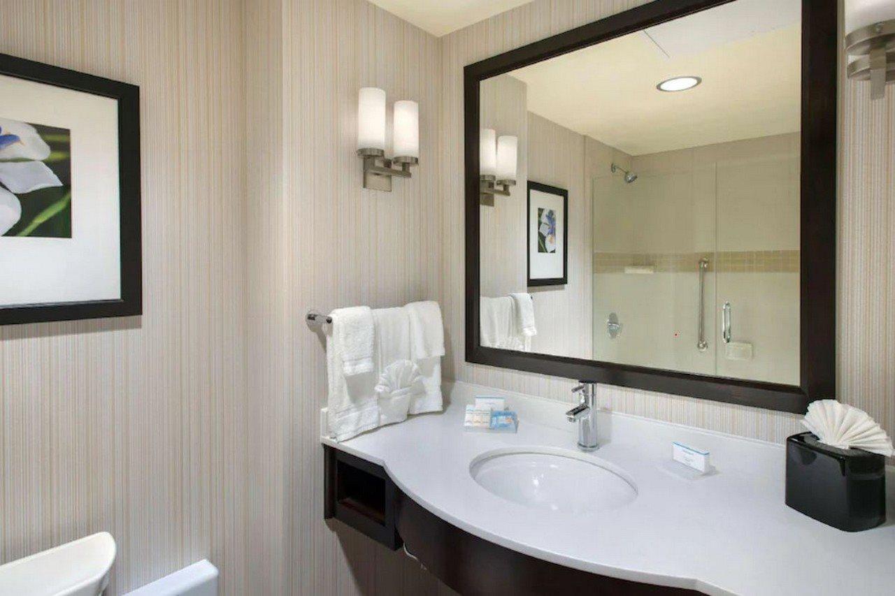 Hilton Garden Downtown Riverwalk Hotel Chicago