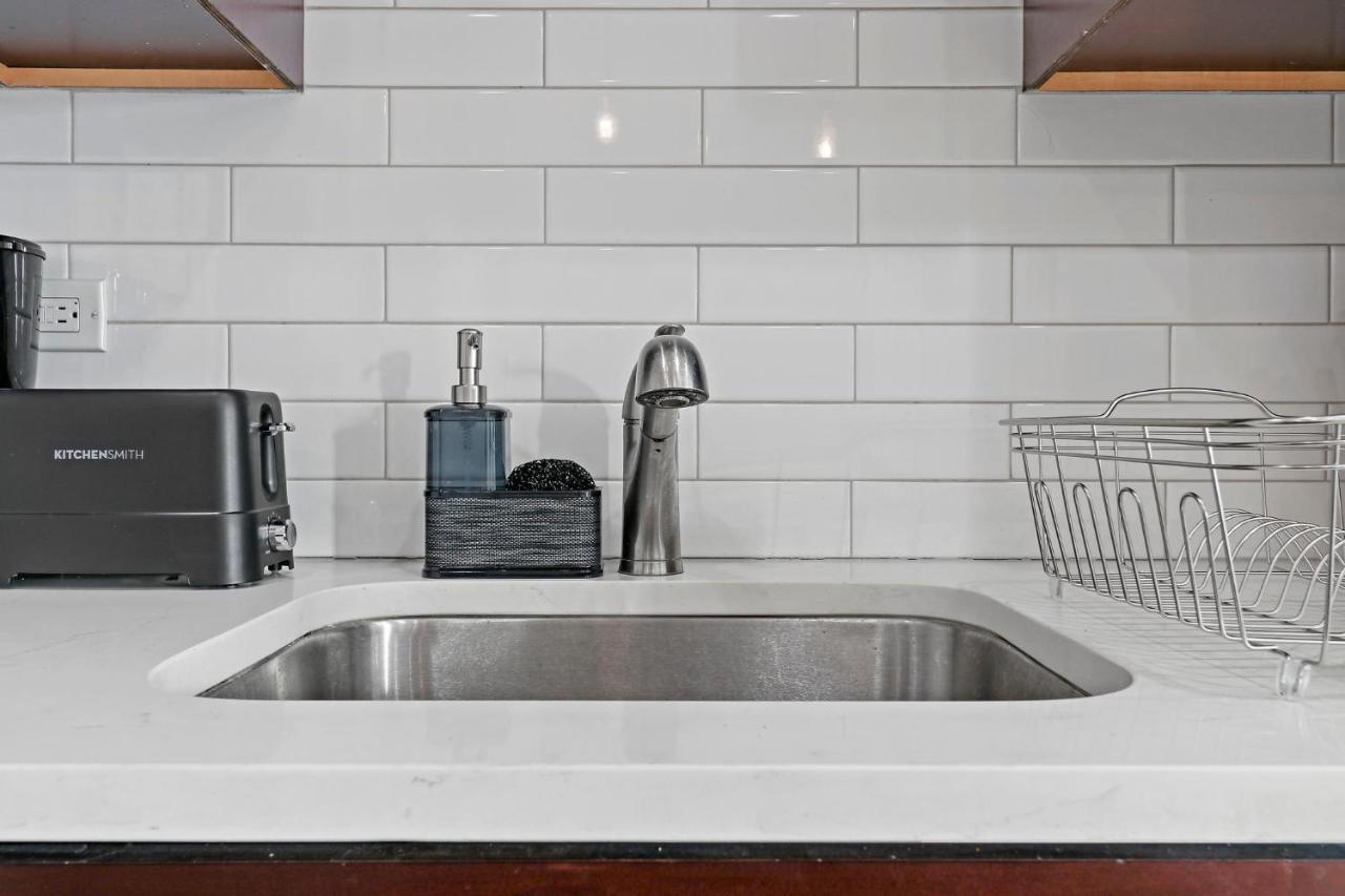 Alluring Studio In Jefferson Park - Leland 1n *