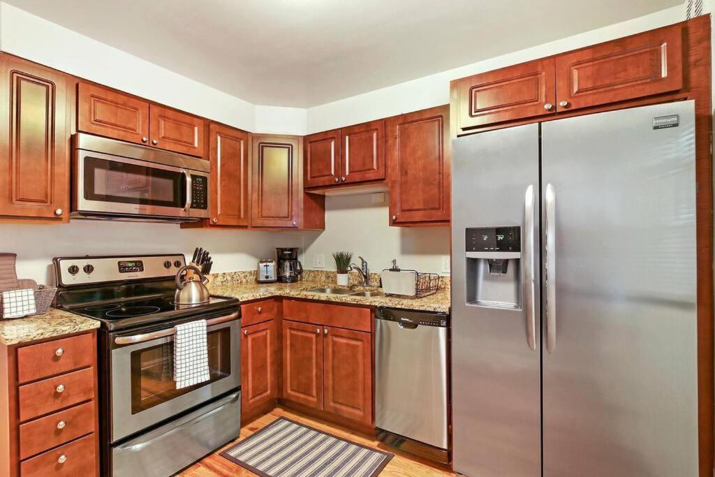 Apartment 1br Cozy Apt With Serene Local Vibe - Foster 1n & 2n *