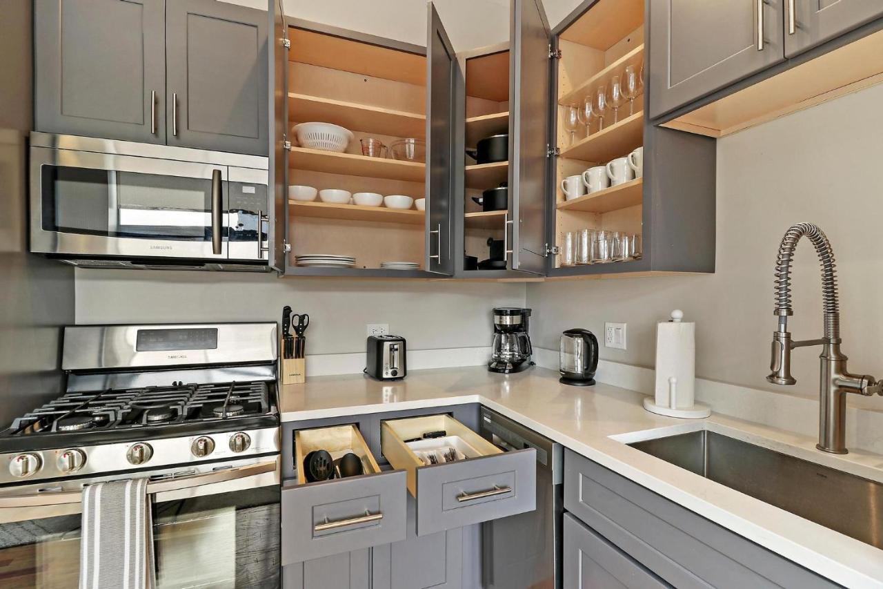 Attractive 1br In - Broadway 404 *