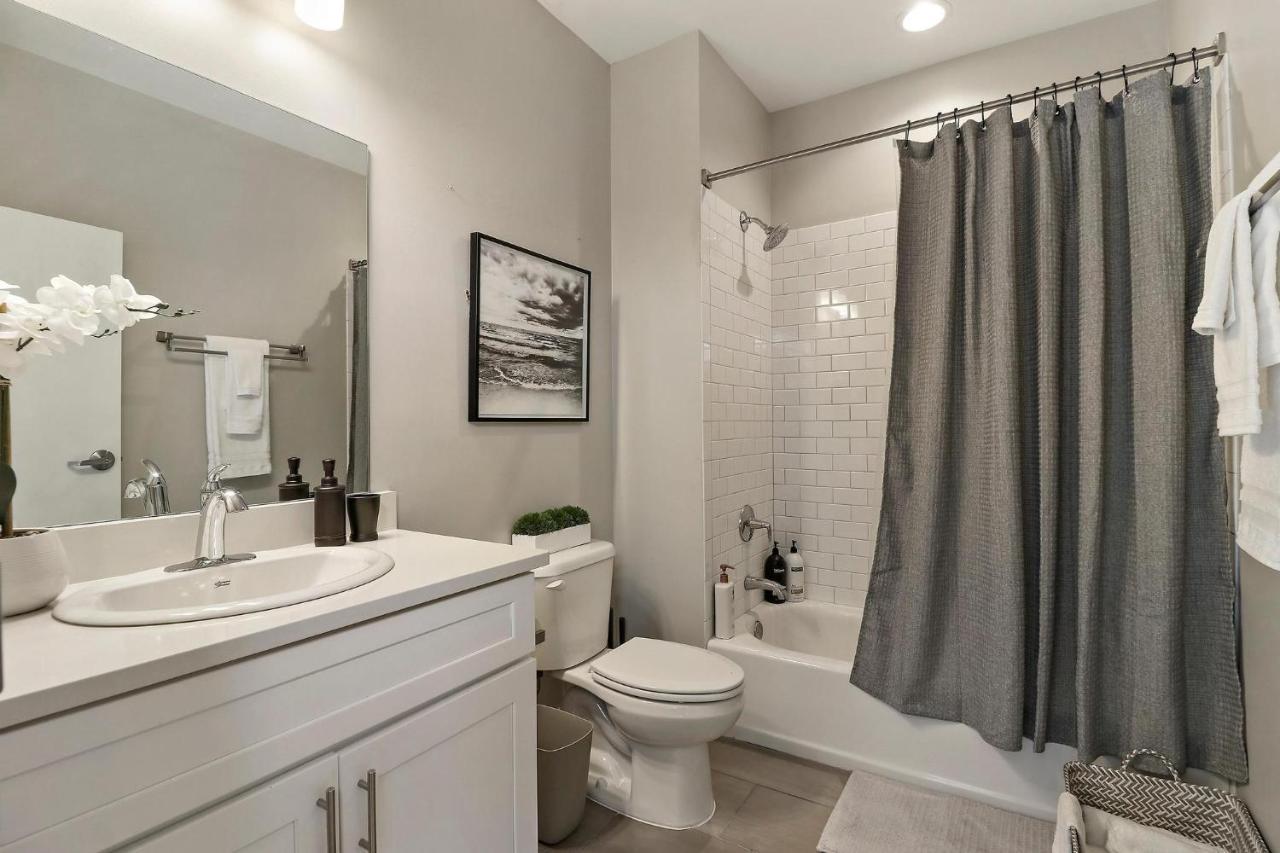 Attractive 1br In - Broadway 404 *