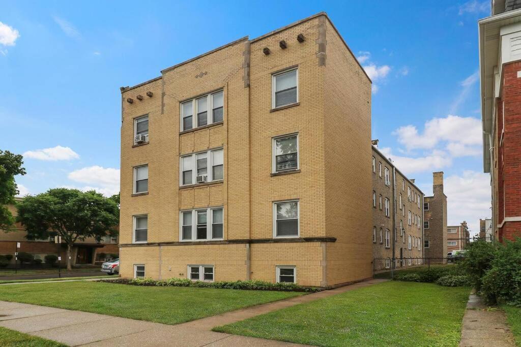 Apartment 2br Alluring With Laundry - Cullom D3 *