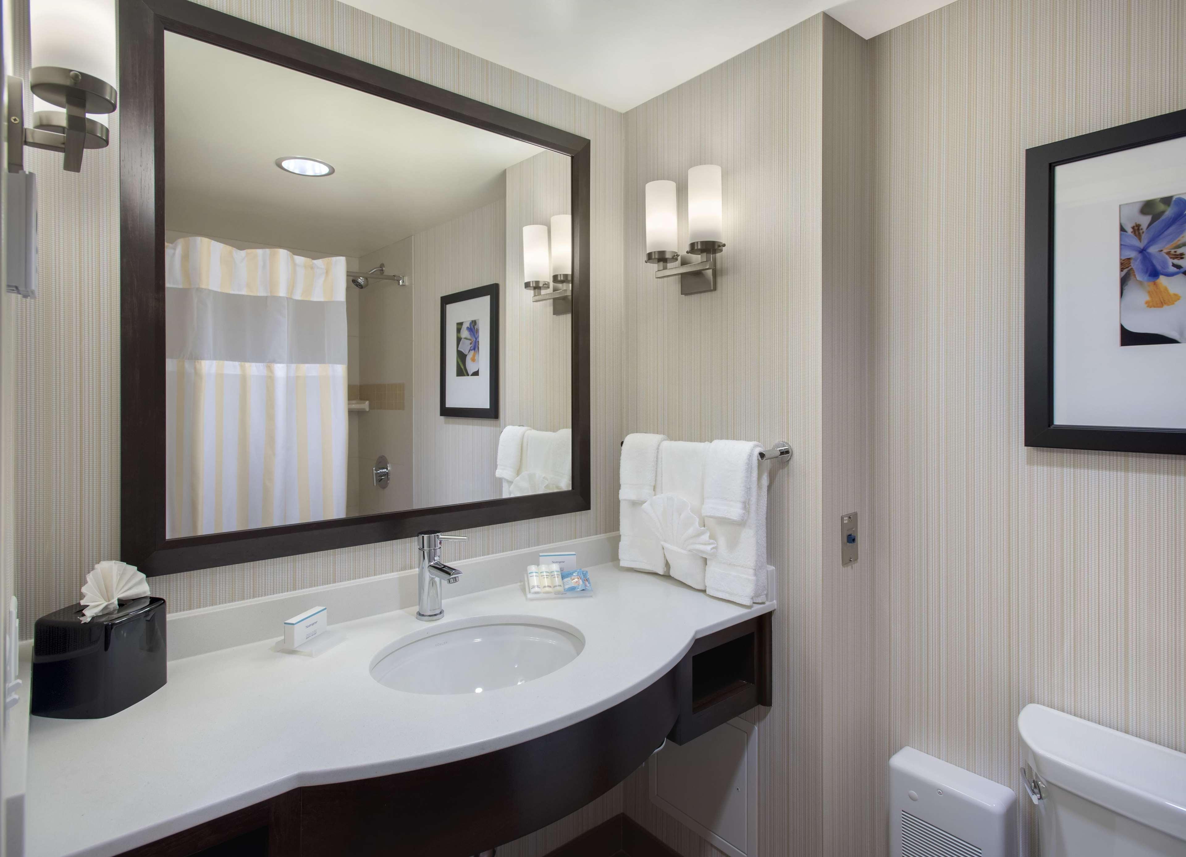 Hilton Garden Downtown Riverwalk Hotel