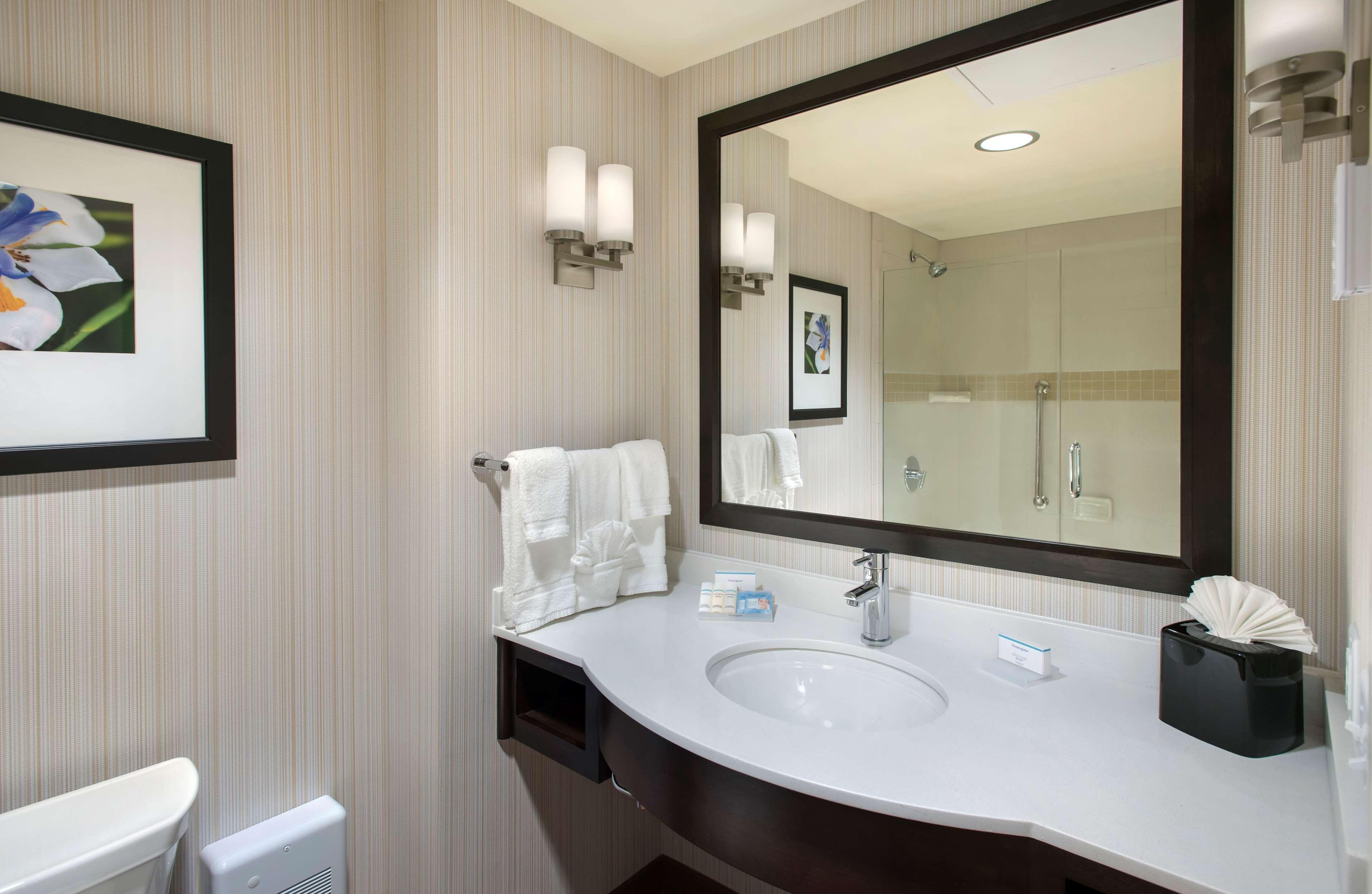 Hilton Garden Downtown Riverwalk Chicago