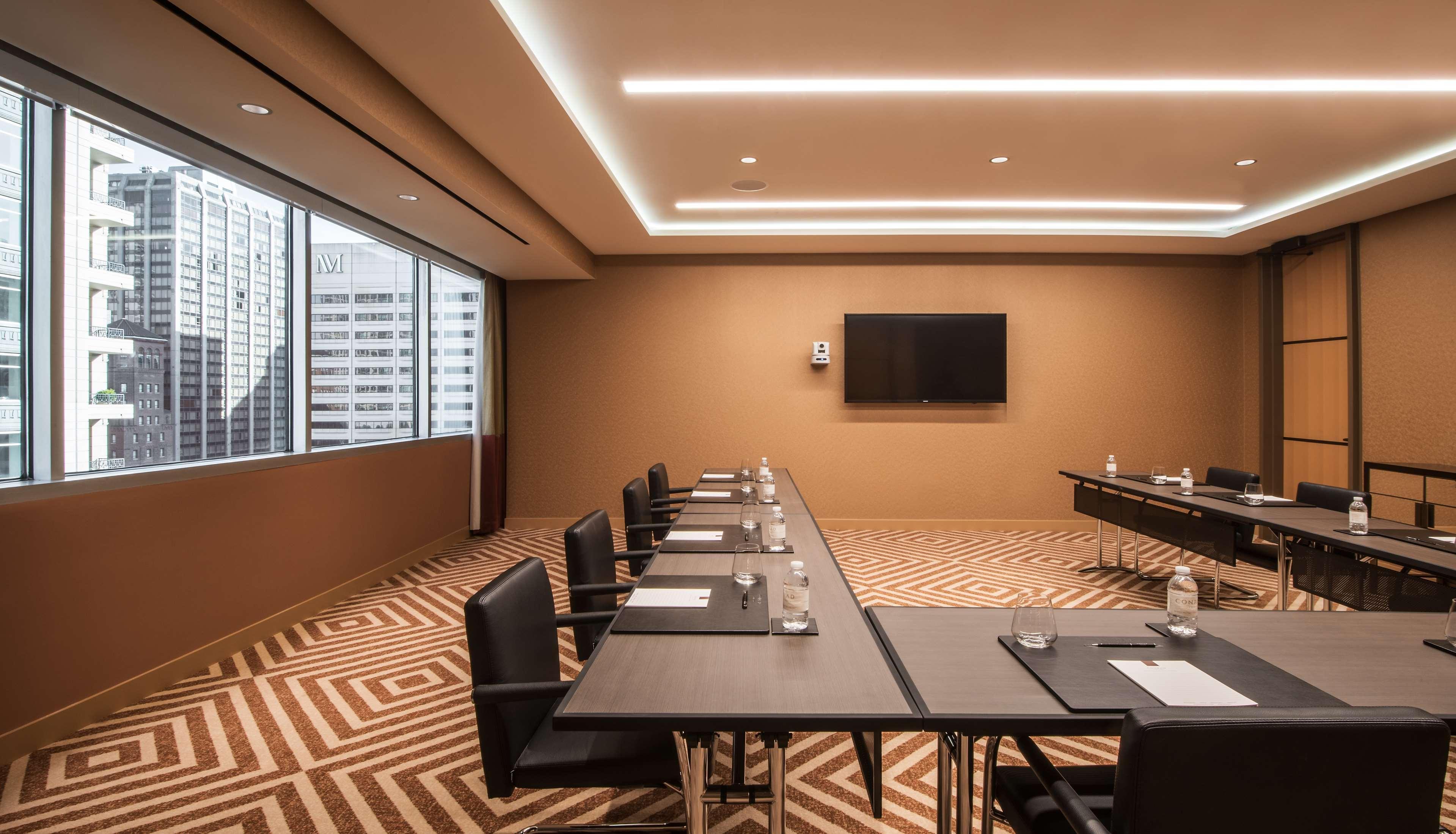 By Marriott Downtown Magnificent Mile Hotel