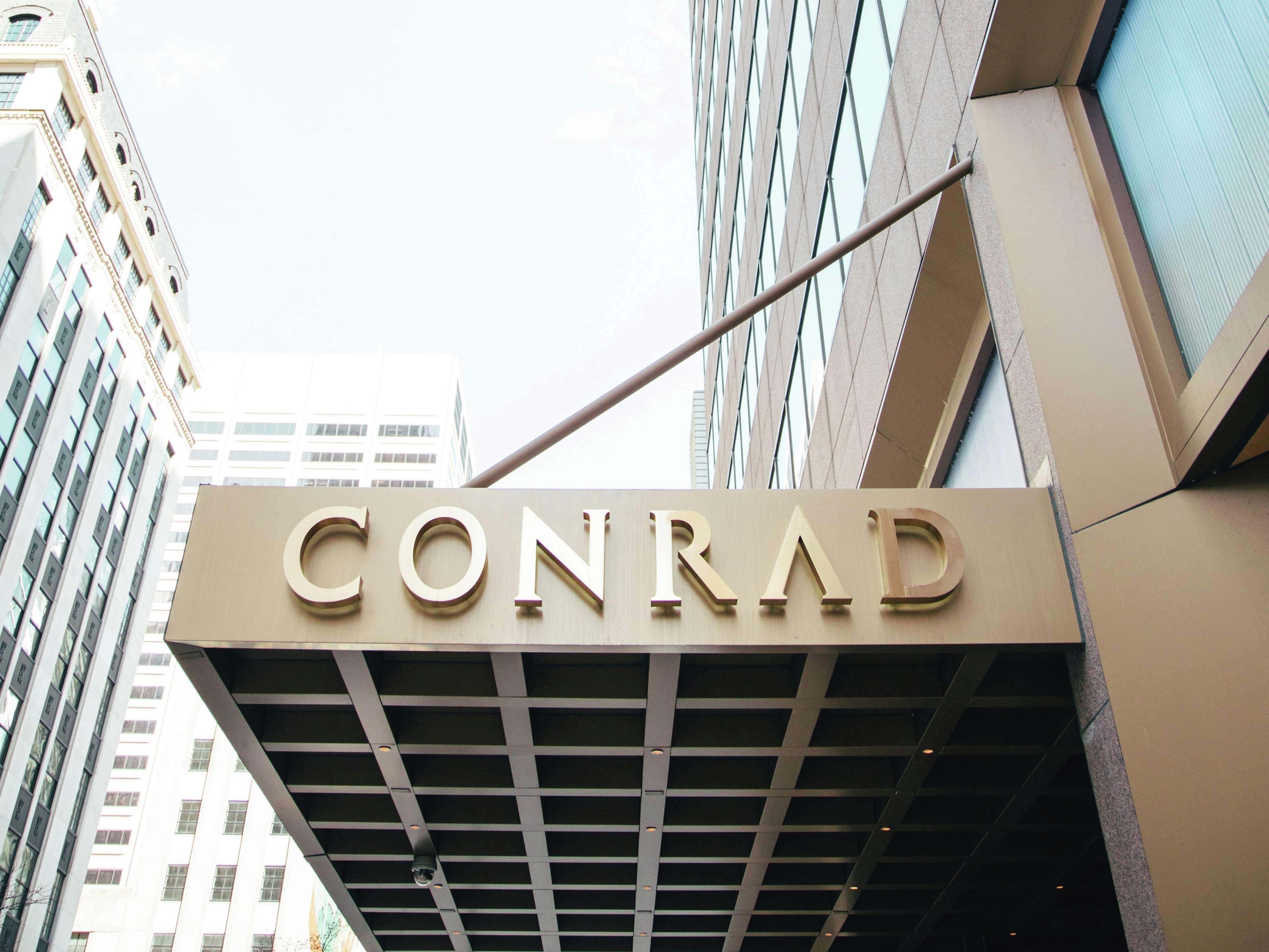 By Marriott Downtown Magnificent Mile 5*