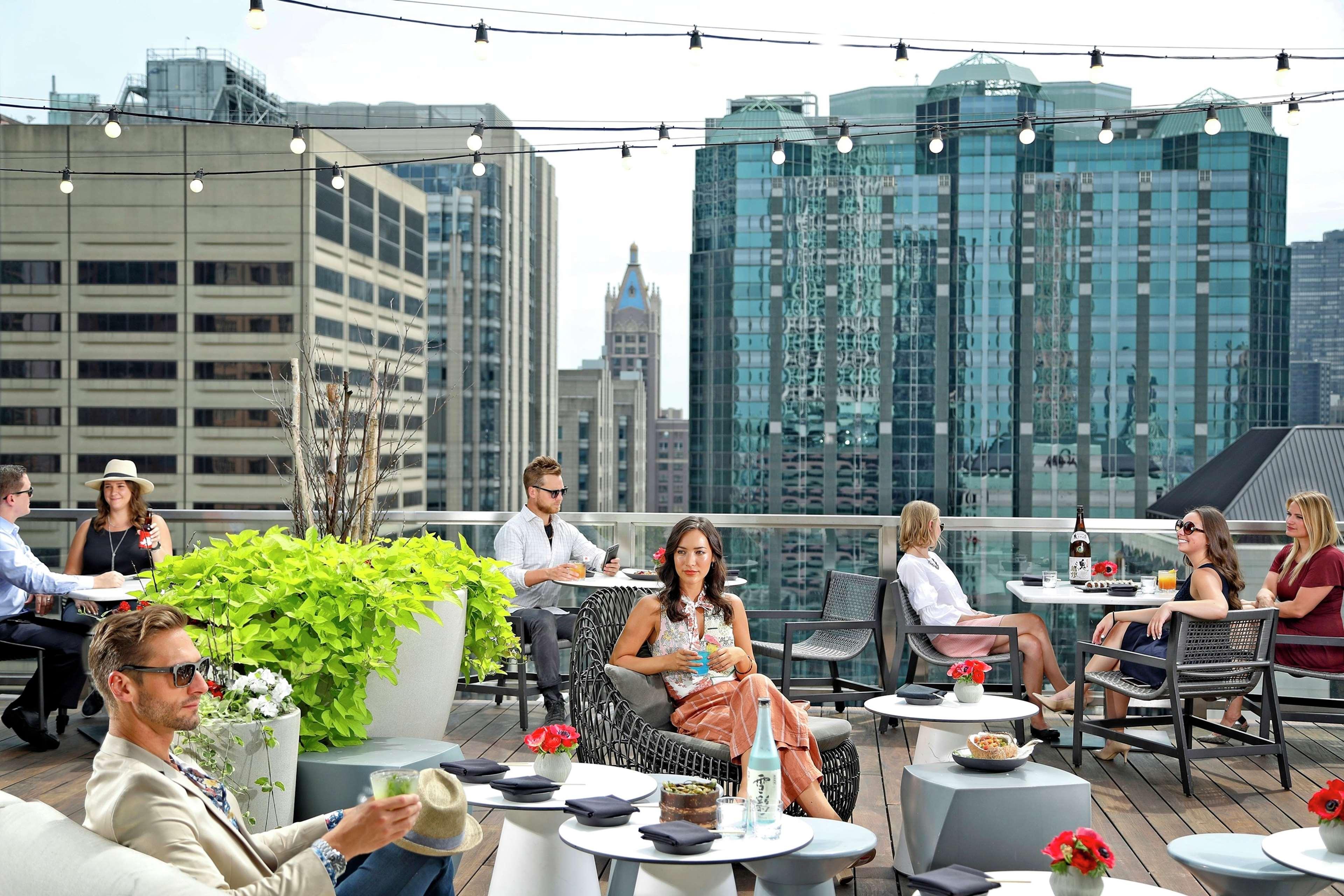 By Marriott Downtown Magnificent Mile 5* Chicago