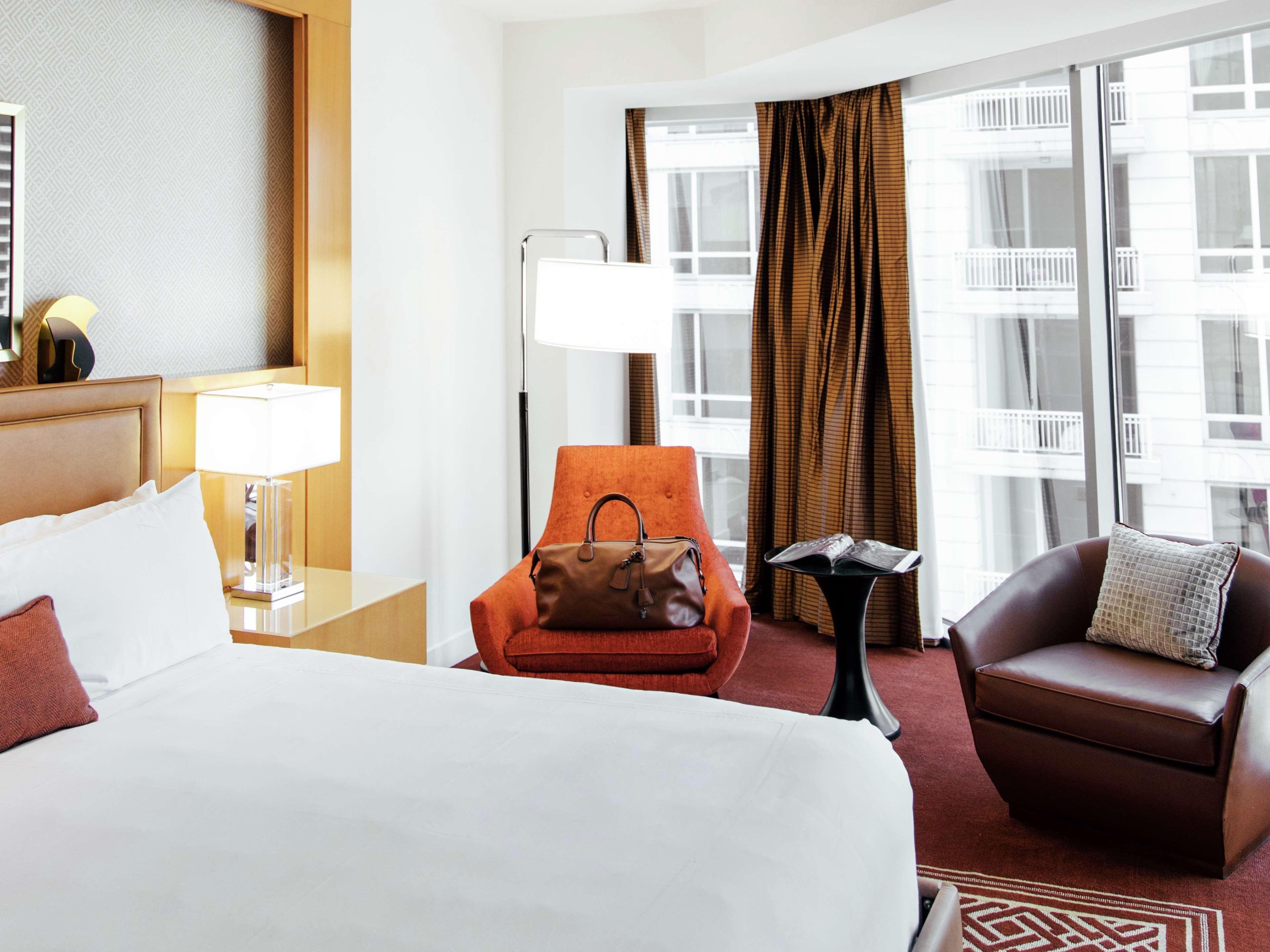 By Marriott Downtown Magnificent Mile Chicago