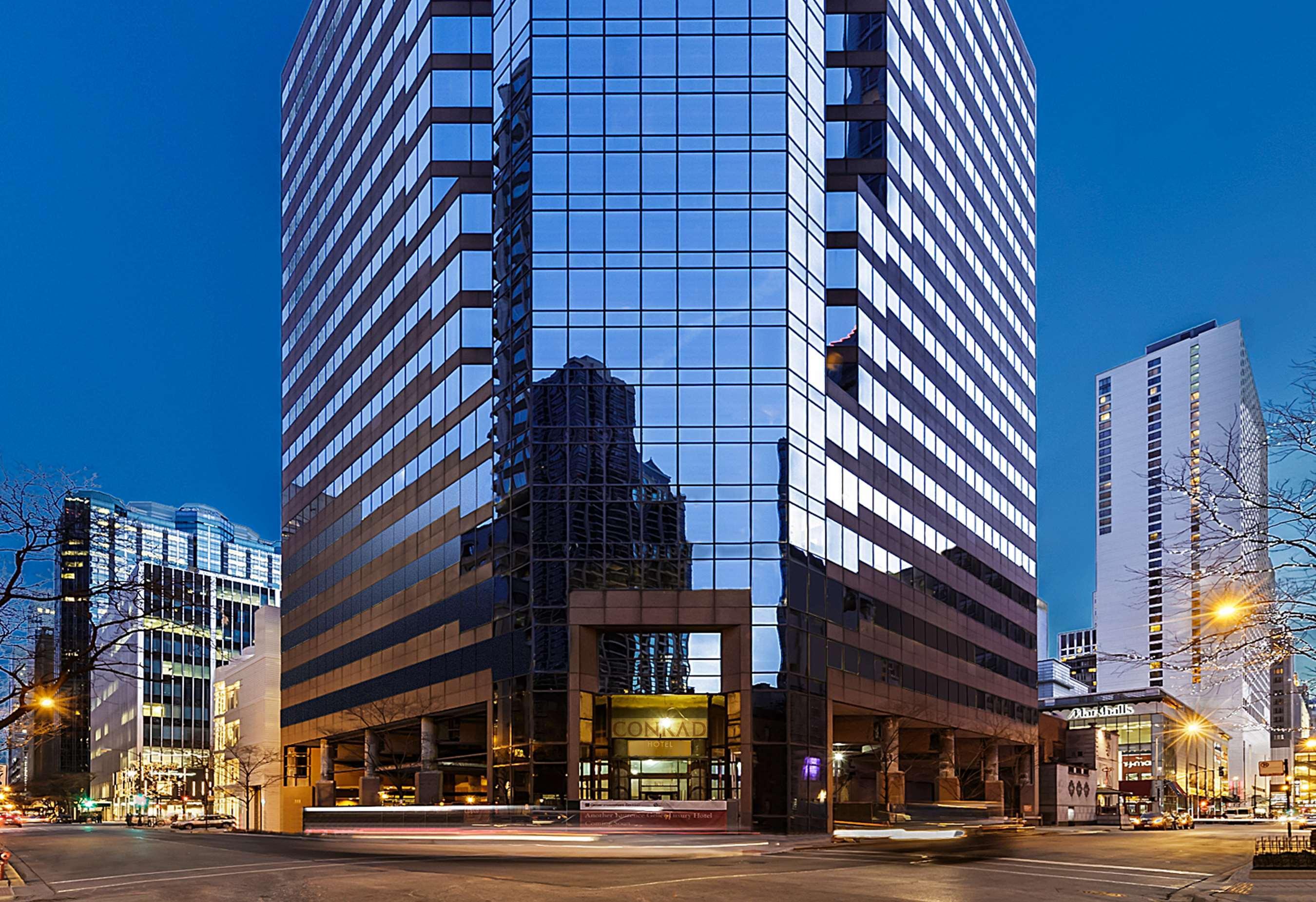 By Marriott Downtown Magnificent Mile 5* Chicago