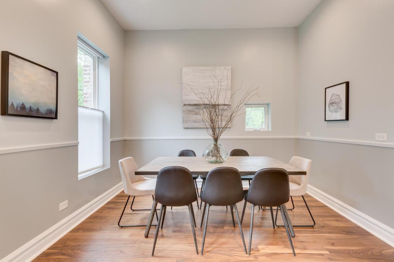 Private Deck And Backyard Perfect For Your Entire Group! Walk To The United Center Casa de férias *