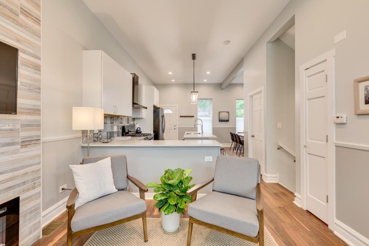 Private Deck And Backyard Perfect For Your Entire Group! Walk To The United Center Casa de férias