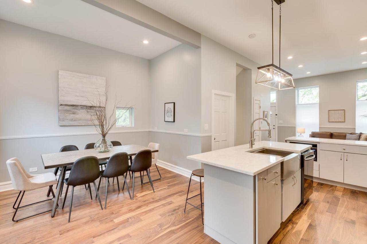 Casa de férias Private Deck And Backyard Perfect For Your Entire Group! Walk To The United Center Chicago