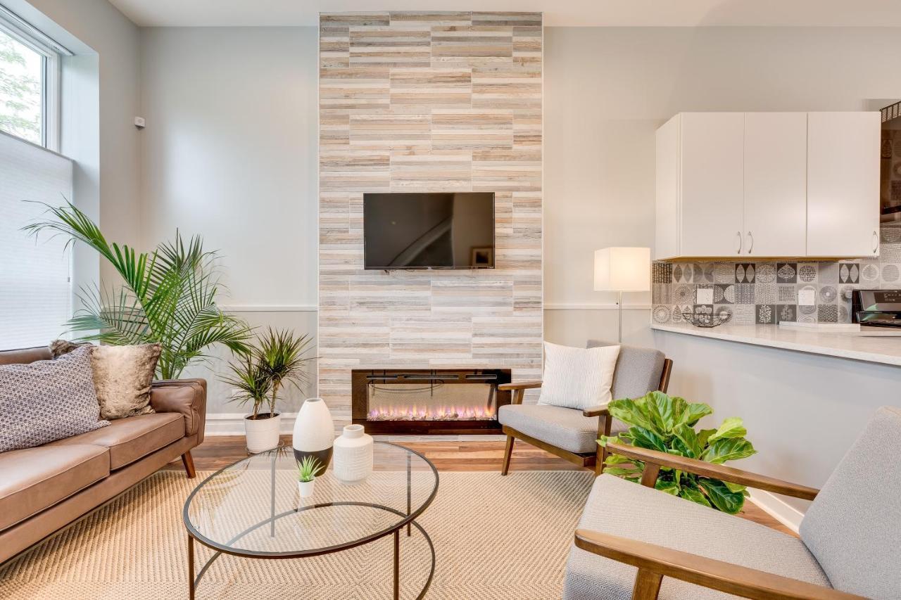 Private Deck And Backyard Perfect For Your Entire Group! Walk To The United Center *
