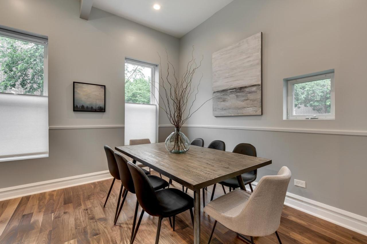 Casa de férias Private Deck And Backyard Perfect For Your Entire Group! Walk To The United Center Chicago