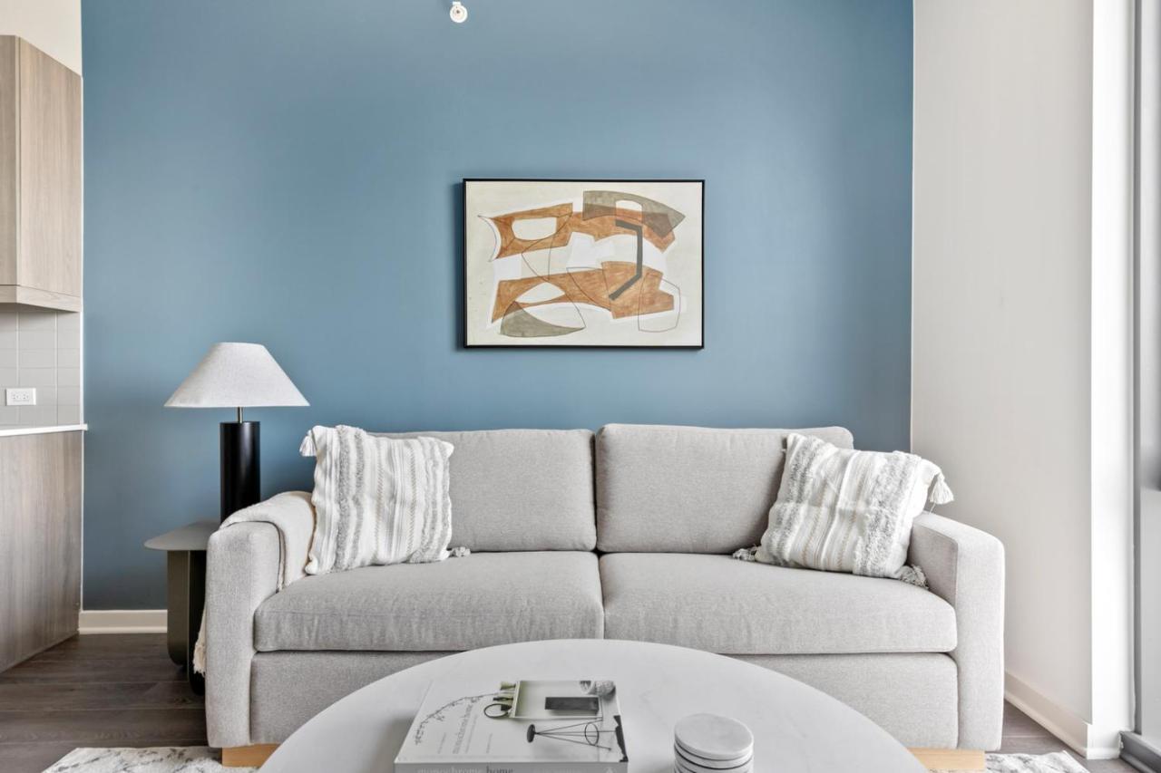 West Loop 1br W Wd Gym Lounge Nr L Chi-780 Apartment