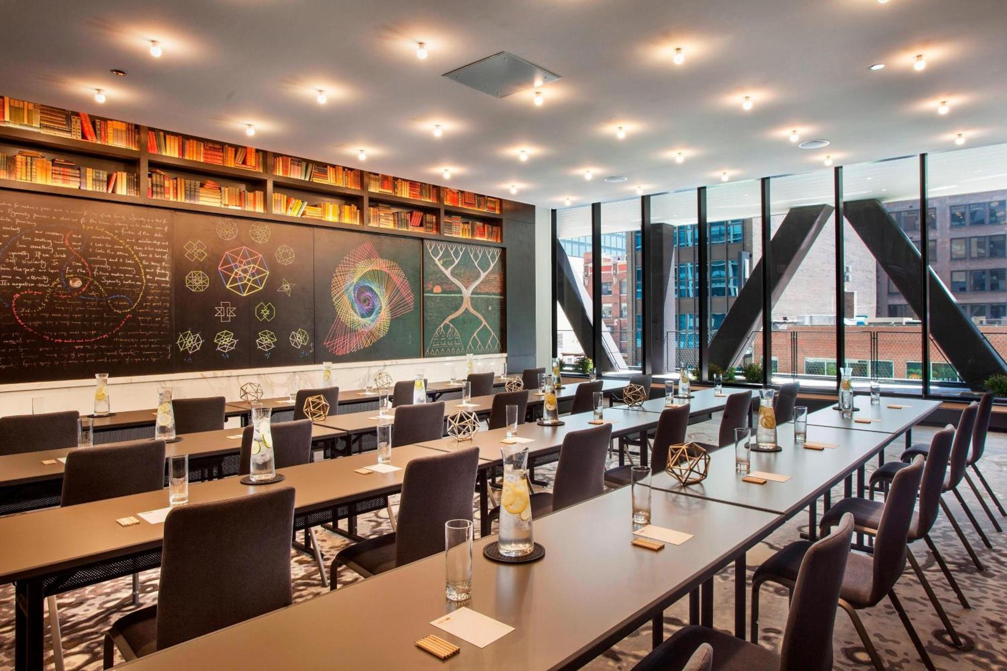 Emc2, Autograph Collection Chicago
