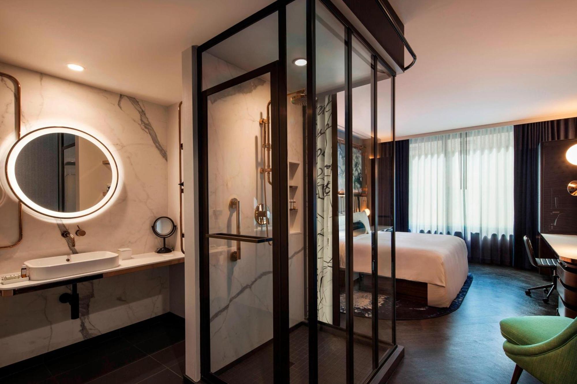 Emc2, Autograph Collection Hotel