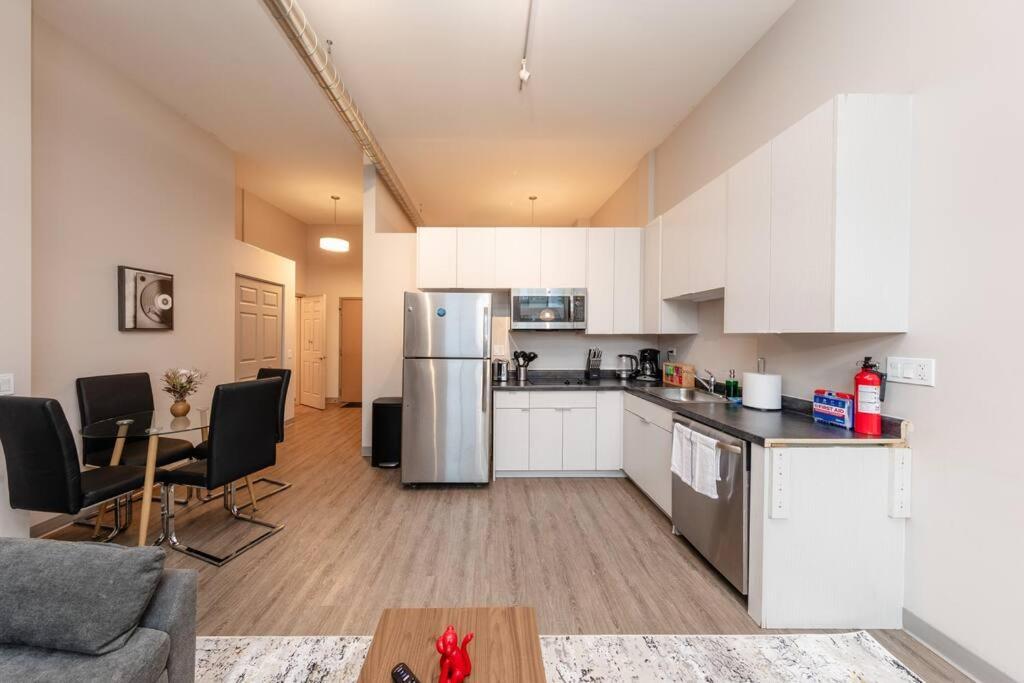 Apartamento Mccormick 2br/2ba Oasis With Optional Parking, Patio, Gym For Up To 6 Guests