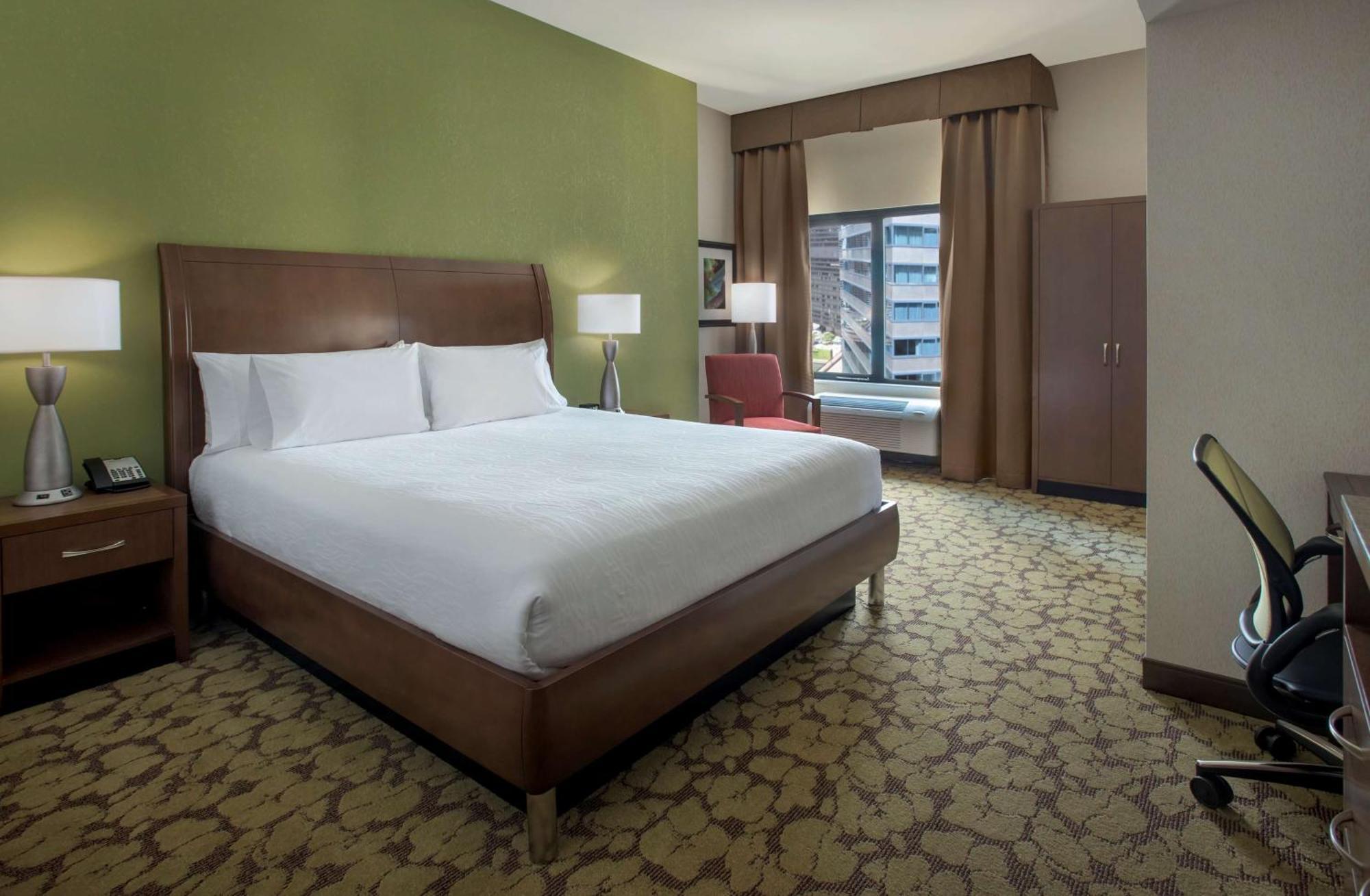 Hilton Garden Downtown Riverwalk Hotel