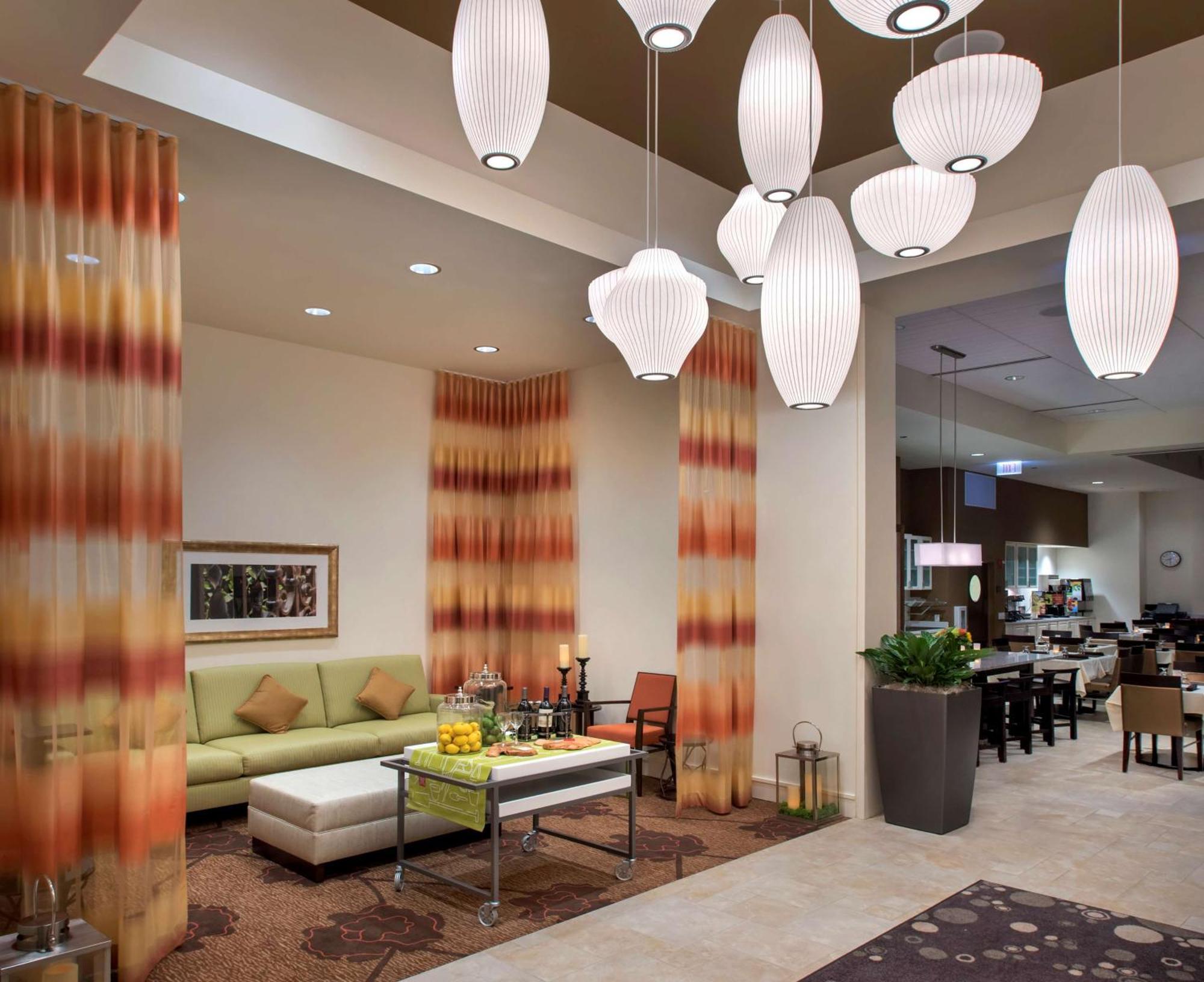 Hotel Hilton Garden Downtown Riverwalk 3*