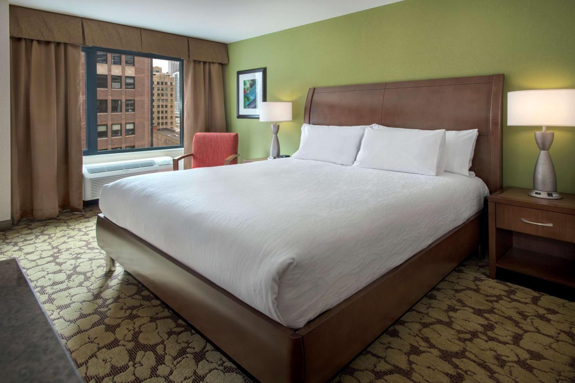 Hilton Garden Downtown Riverwalk 3*