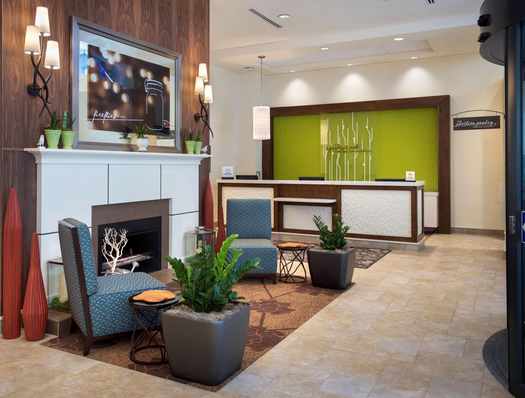 Hilton Garden Downtown Riverwalk 3*