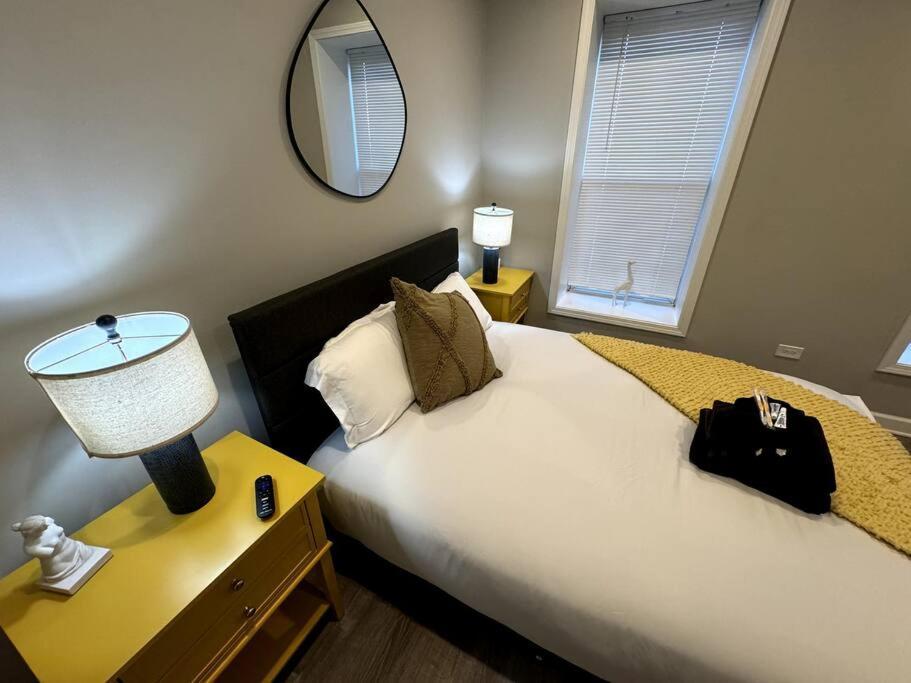 West Loop King Oasis/2br That Sleeps 6 Guests/walk To Fulton Market Apartment *