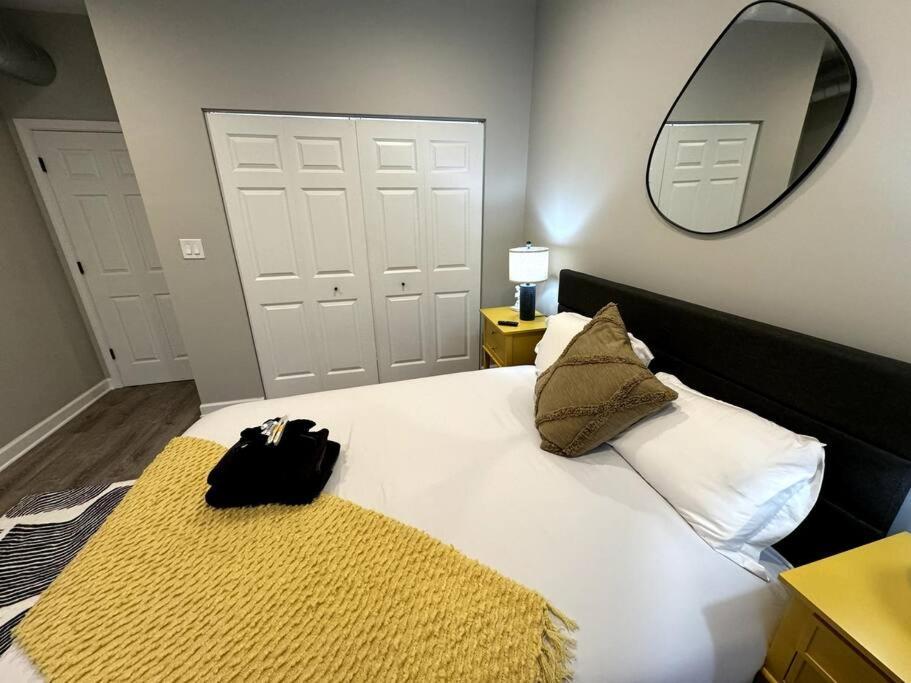 Apartment West Loop King Oasis/2br That Sleeps 6 Guests/walk To Fulton Market *