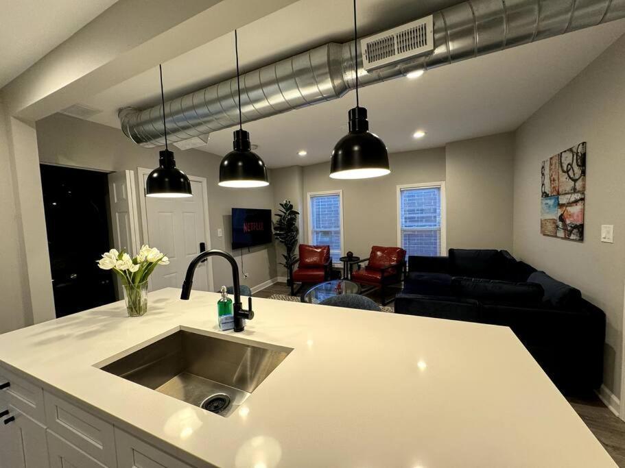 Apartment West Loop King Oasis/2br That Sleeps 6 Guests/walk To Fulton Market *