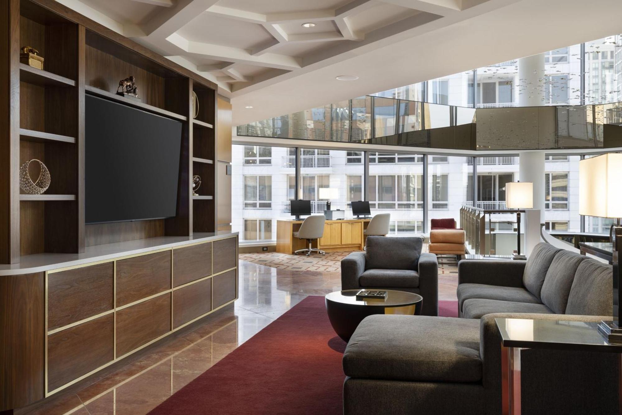 Hotel By Marriott Downtown Magnificent Mile