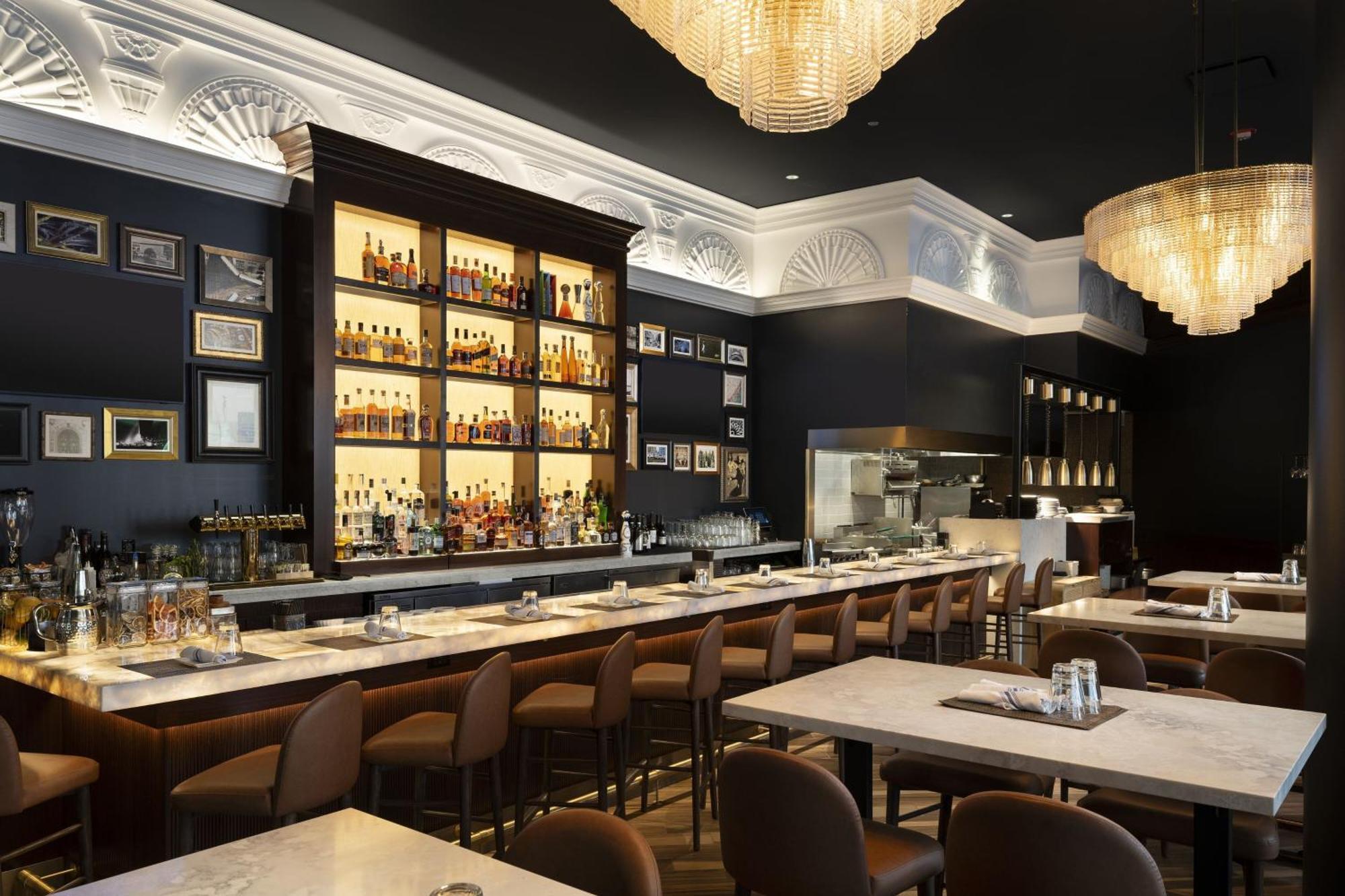 By Marriott Downtown Magnificent Mile Hotel