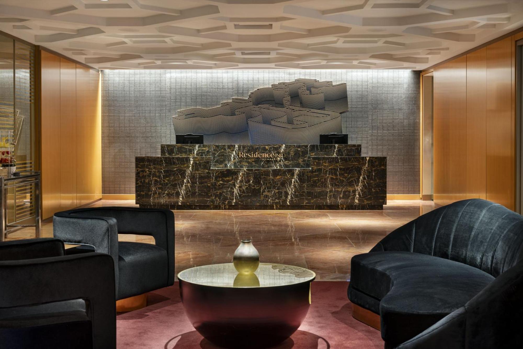 Hotel By Marriott Downtown Magnificent Mile