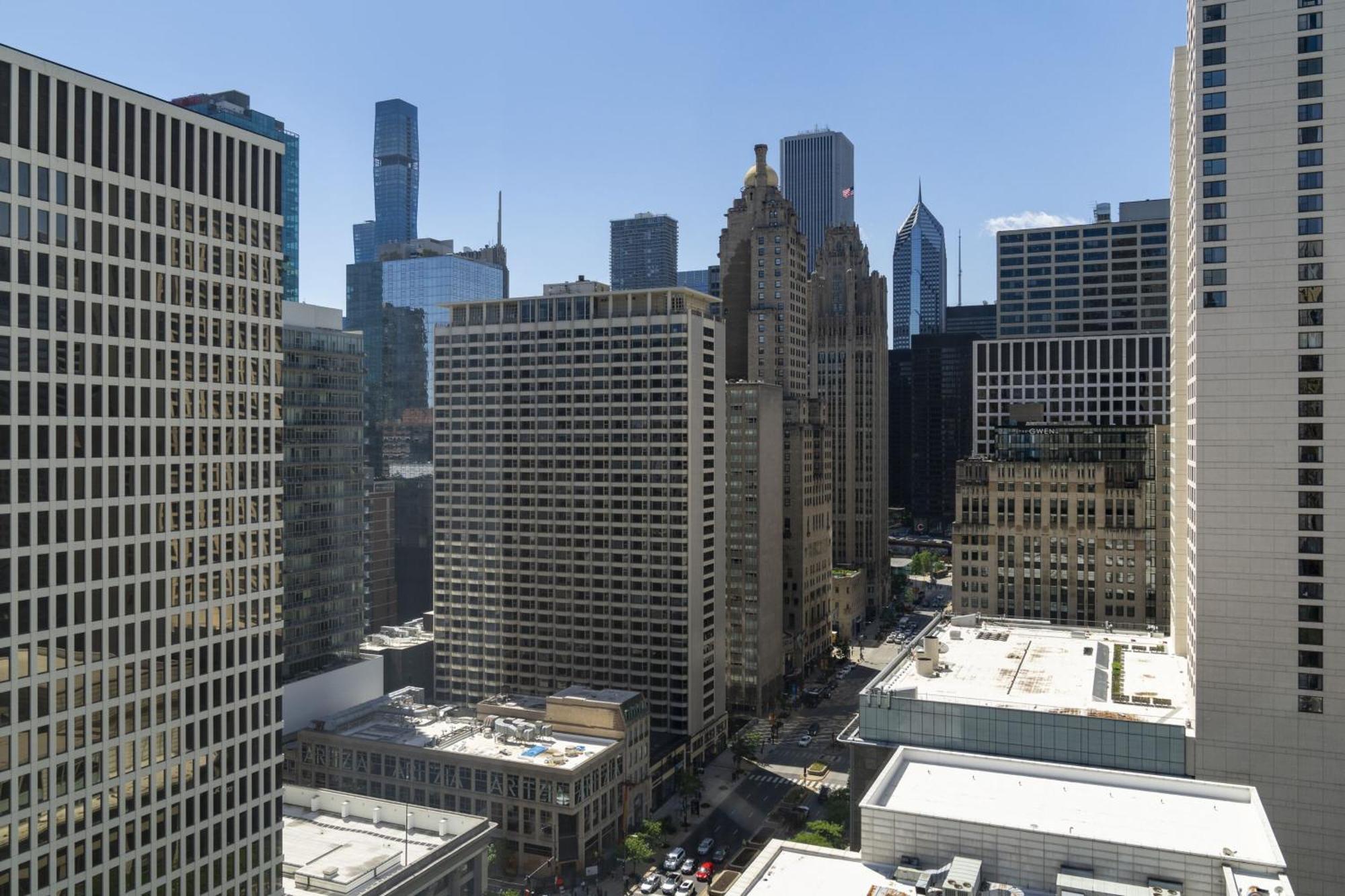 By Marriott Downtown Magnificent Mile Hotel Chicago