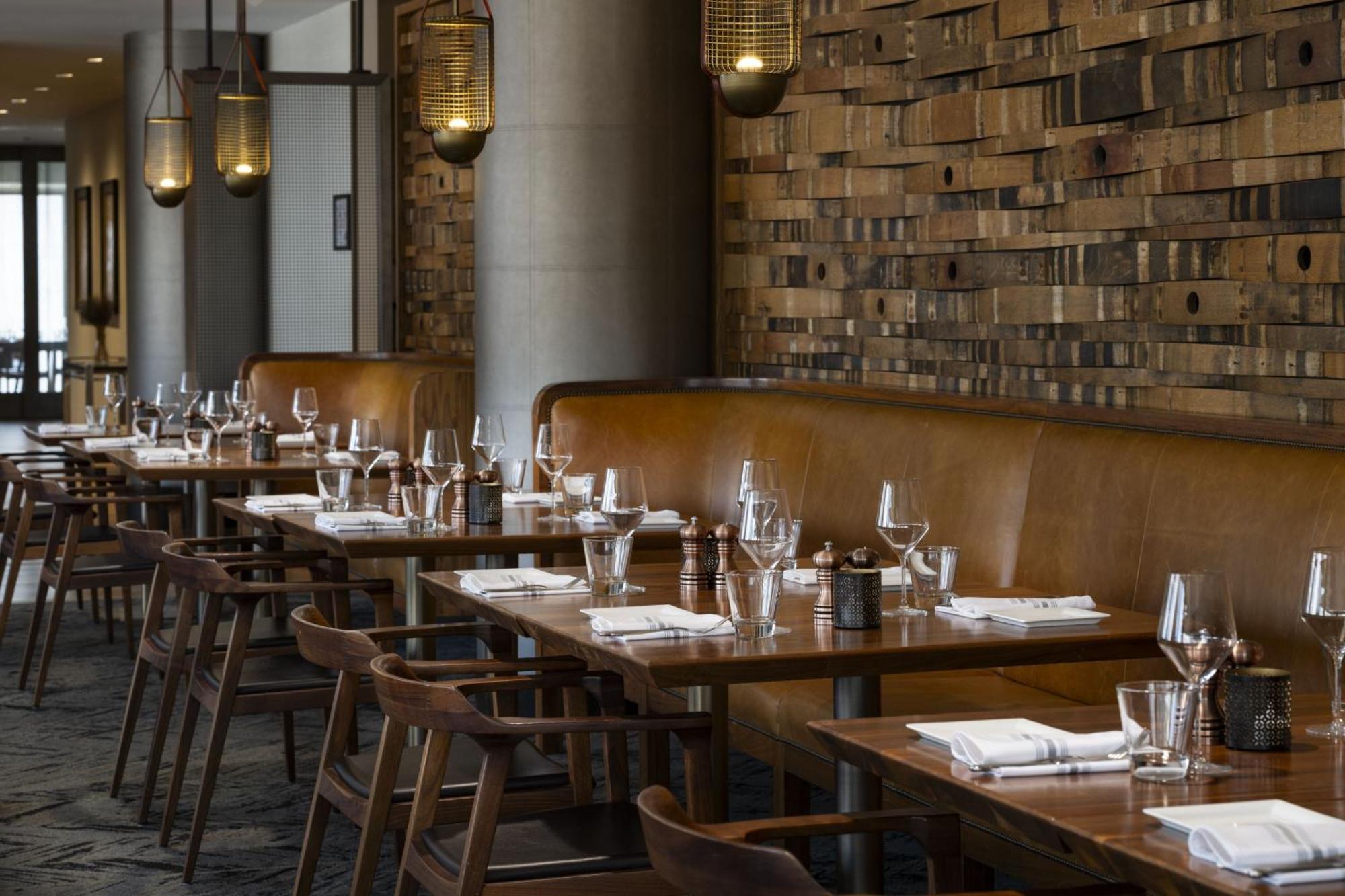 By Marriott Downtown Magnificent Mile 5* Chicago