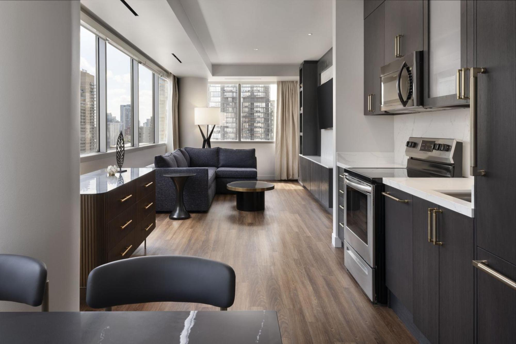 By Marriott Downtown Magnificent Mile Hotel