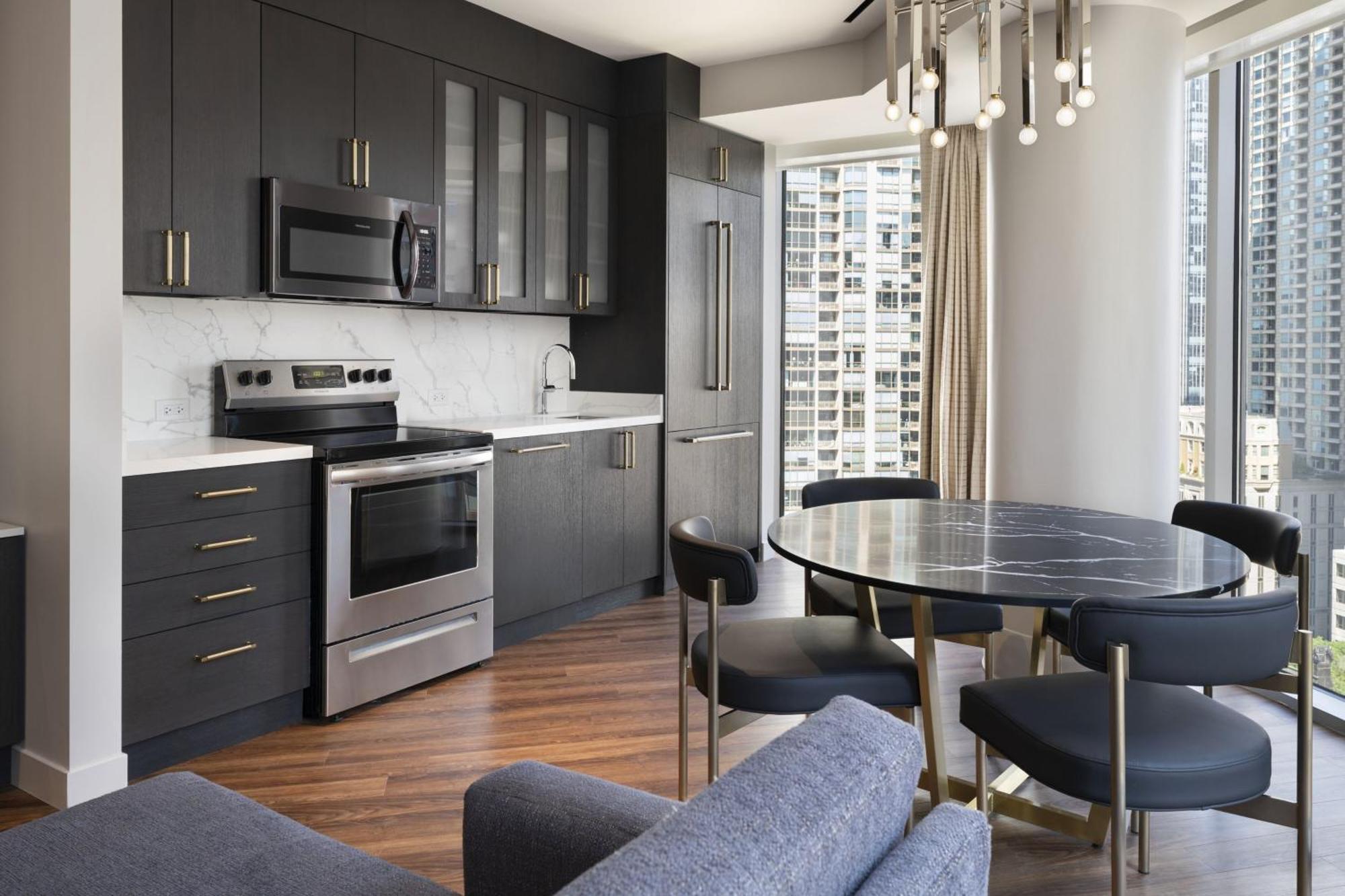 Hotel By Marriott Downtown Magnificent Mile