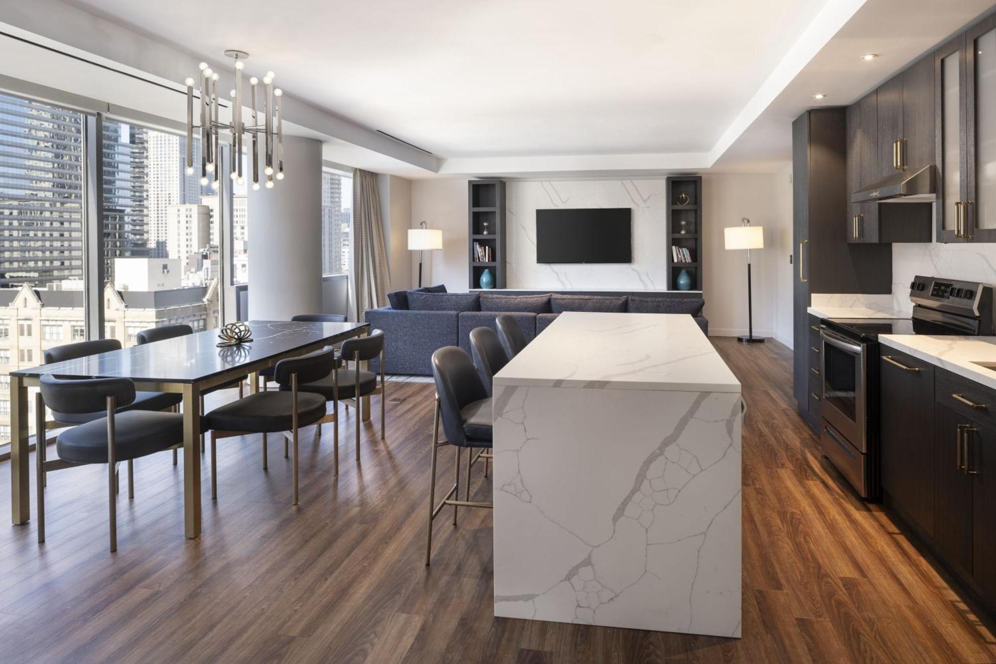 By Marriott Downtown Magnificent Mile Hotel Chicago