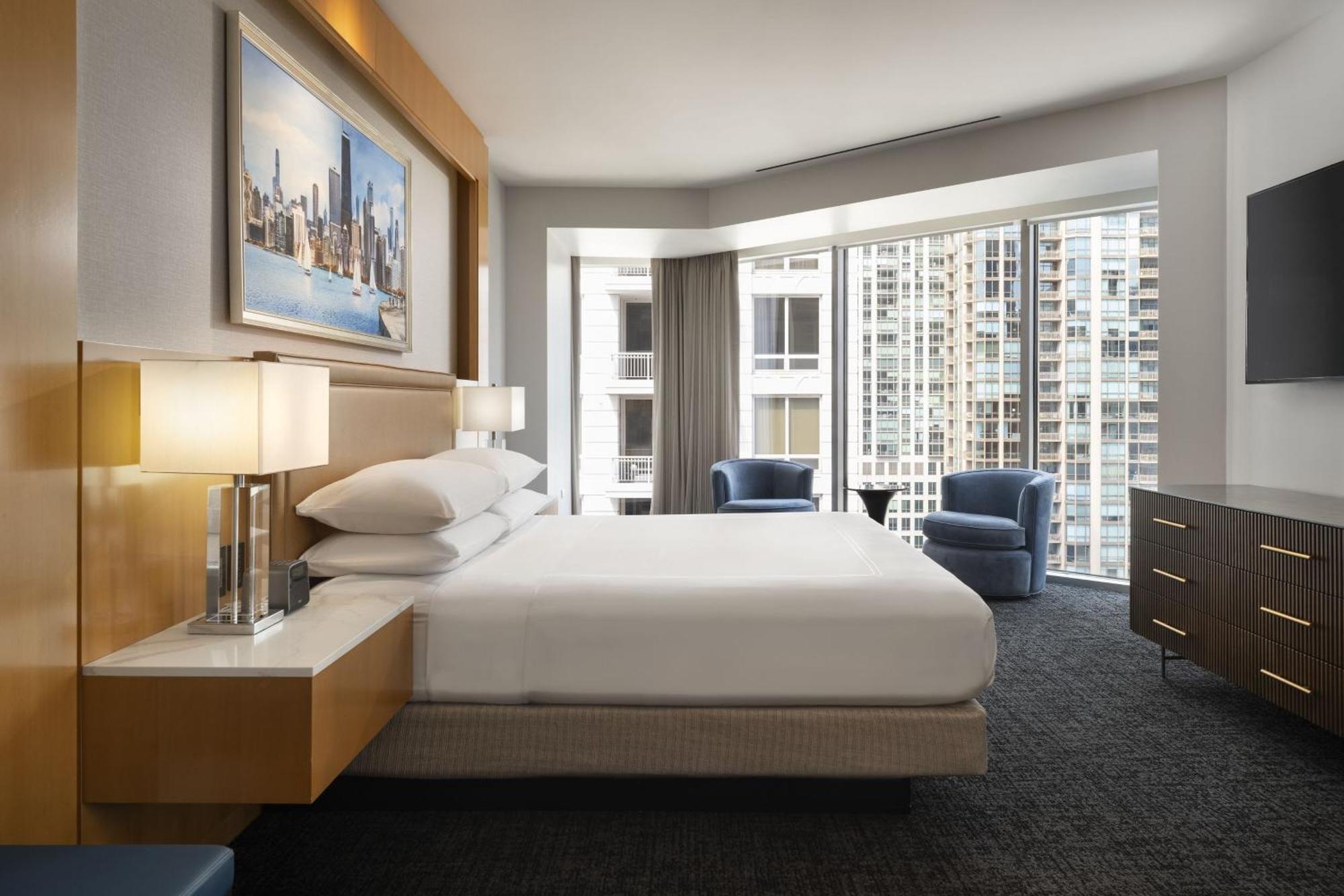 By Marriott Downtown Magnificent Mile Chicago