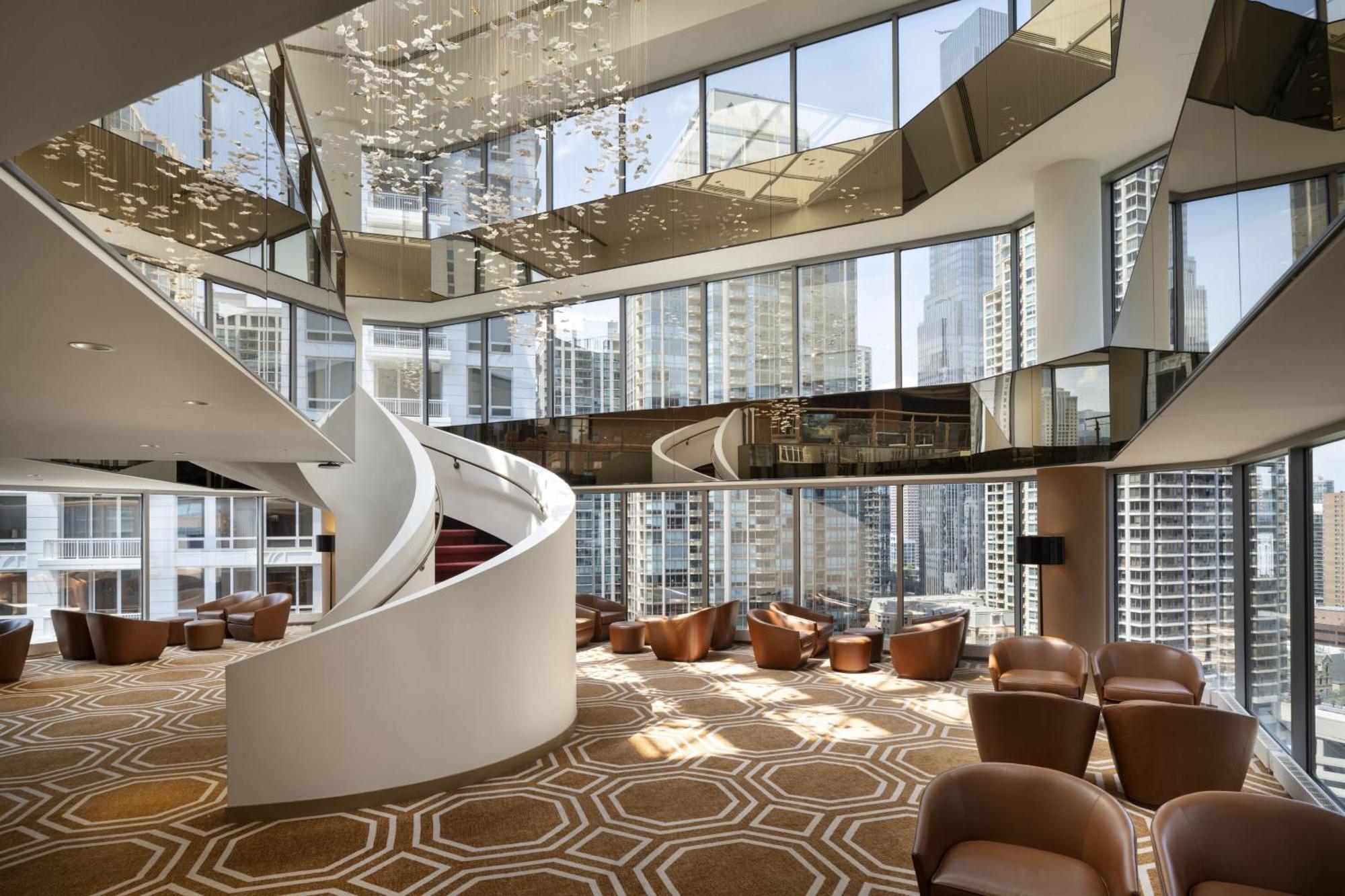 Hotel By Marriott Downtown Magnificent Mile 5*