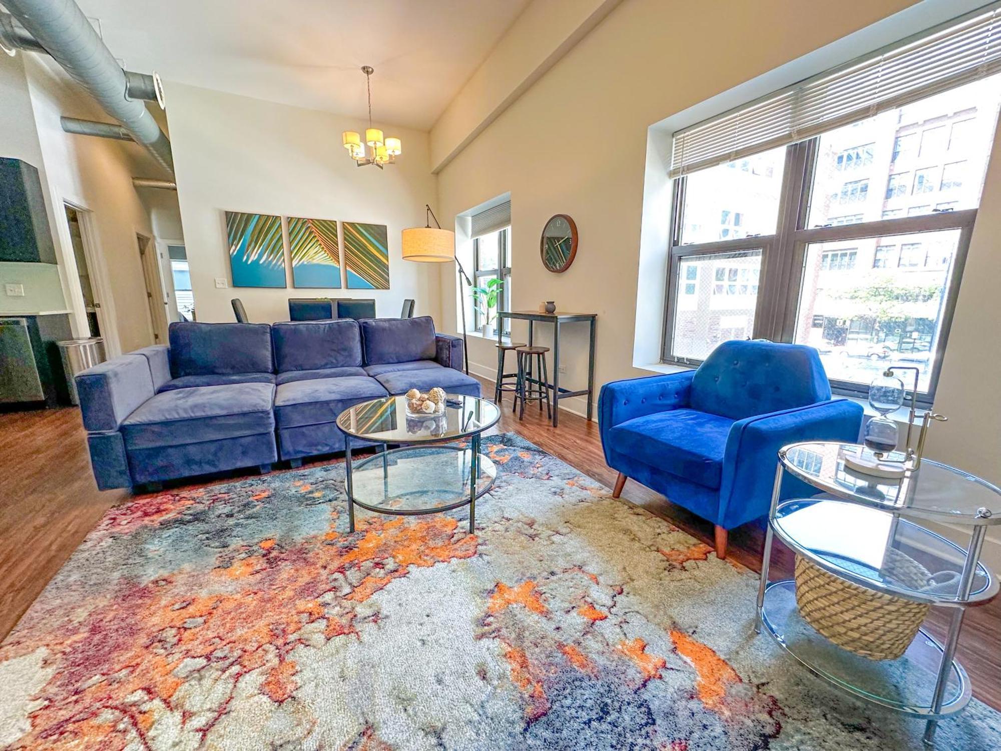 Apartment Mccormick Place 420 Friendly 3b/2b With Optional Parking For Up To 8 Guests *