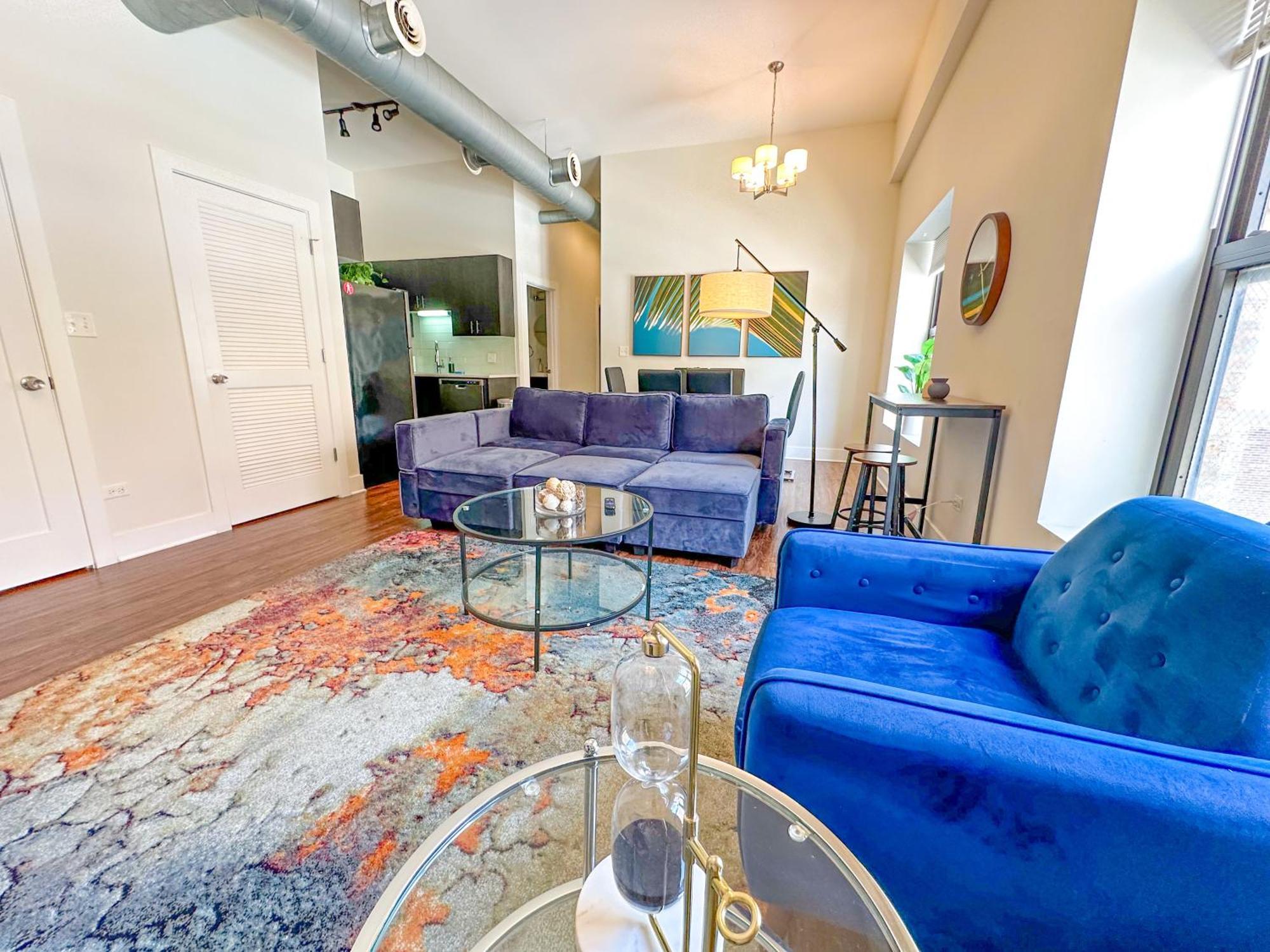 Apartment Mccormick Place 420 Friendly 3b/2b With Optional Parking For Up To 8 Guests Chicago