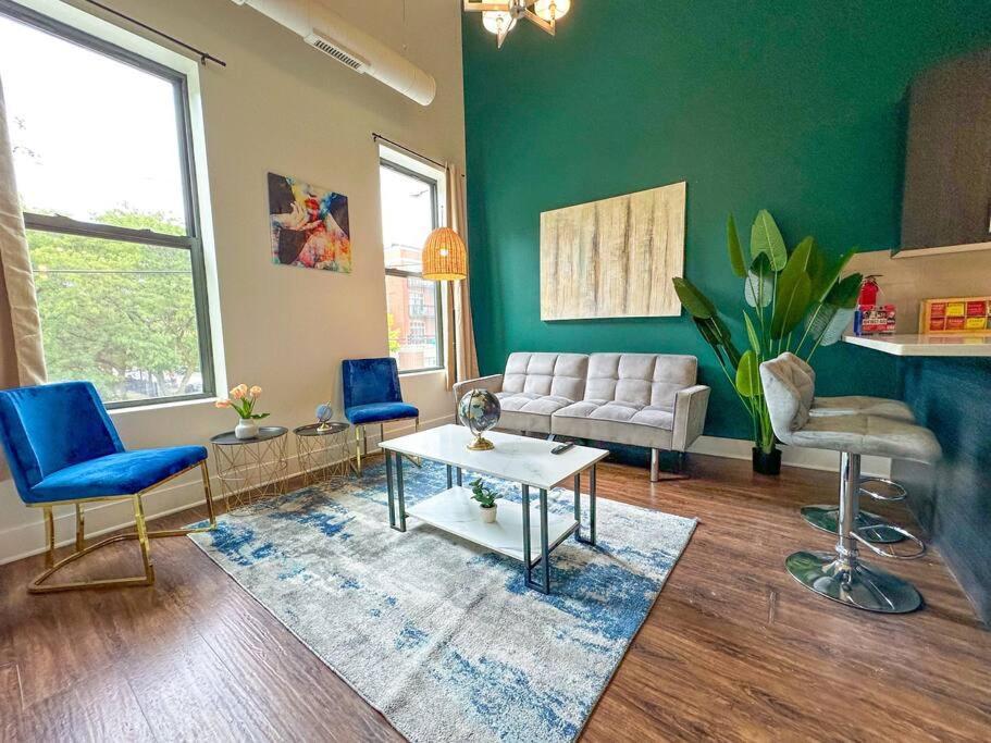 Mccormick 3bedroom And 2bath With Optional Parking - State St