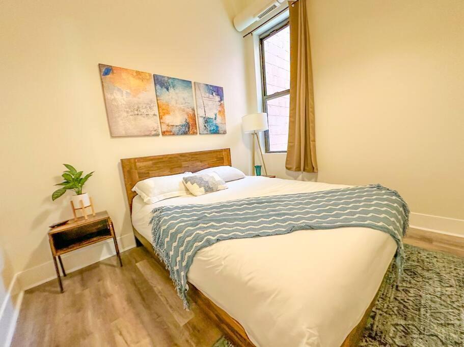 Apartment Mccormick 3bedroom And 2bath With Optional Parking - State St Chicago