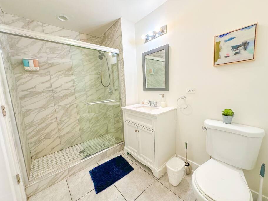Mccormick 3bedroom And 2bath With Optional Parking - State St Apartment