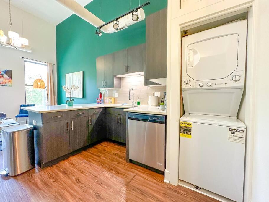 Mccormick 3bedroom And 2bath With Optional Parking - State St