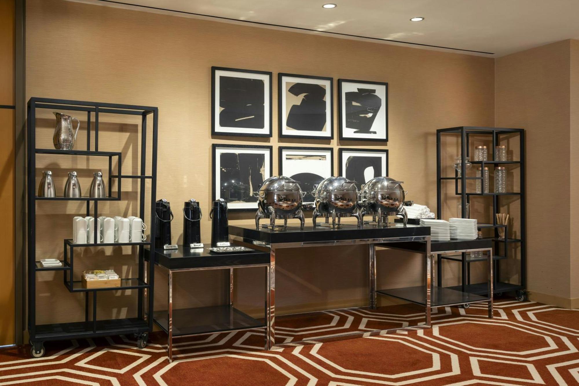 Hotel By Marriott Downtown Magnificent Mile